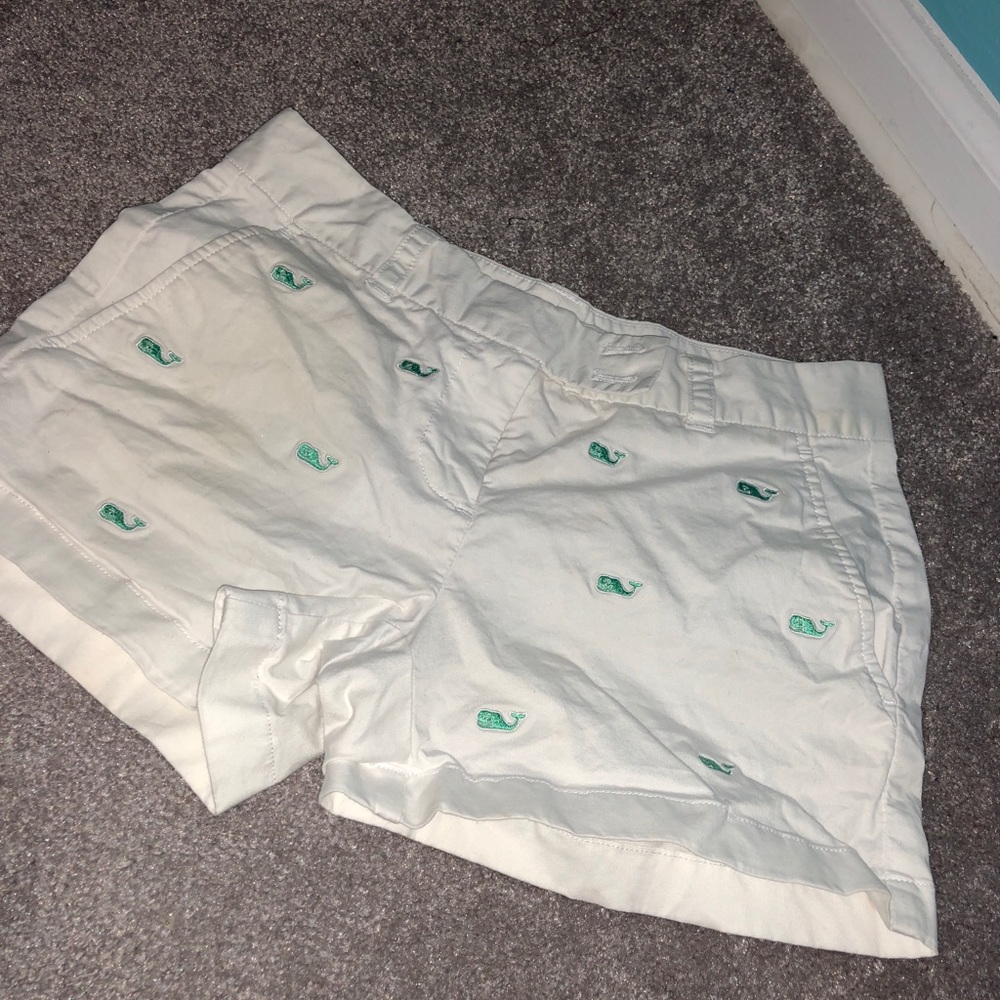 Vineyard vines white whale shorts
